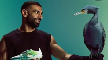 محمد صلاح يصور إعلانا لإحدى شركات الملابس الرياضية الكبرى (صور)